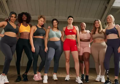 Reclamele la bustiere de sport Adidas, interzise în Marea Britanie, din cauza unor materiale publicitare cu sâni descoperiți