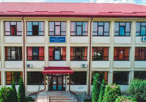 Ce pedeapsă a primit un profesor după ce a insultat o elevă la bacalaureat. „Du-te la mă-ta după buletin, nesimţito!”