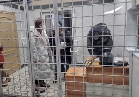 Prețul curajului în Rusia. Cum s-a schimbat viața tinerei protestatare despre care Libertatea a scris în februarie. „În fața apartamentului mă așteptau doi bărbați”