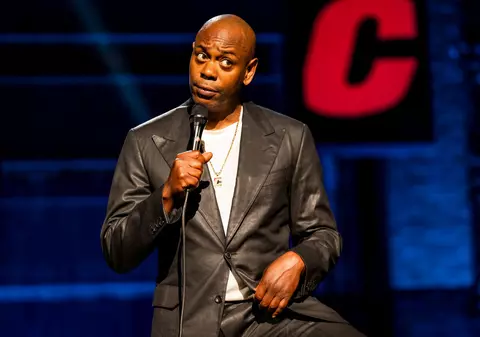 Comediantul Dave Chappelle a fost atacat pe scenă, în timpul unui spectacol