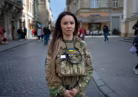 O fostă parlamentară din Norvegia este acum medic pe câmpul de luptă din Ucraina