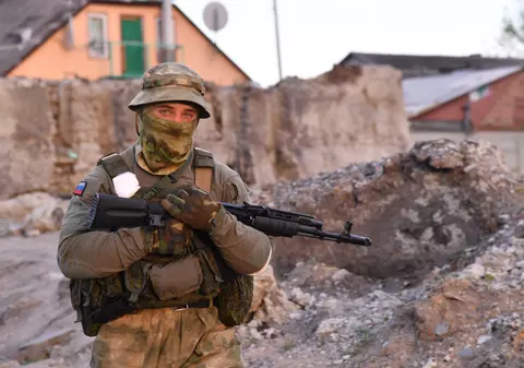 Mărturii despre atrocitățile militarilor ruși din regiunea Kiev: „Deschideau focul și asupra câinilor. Ucideau civilii care părăseau localitatea”