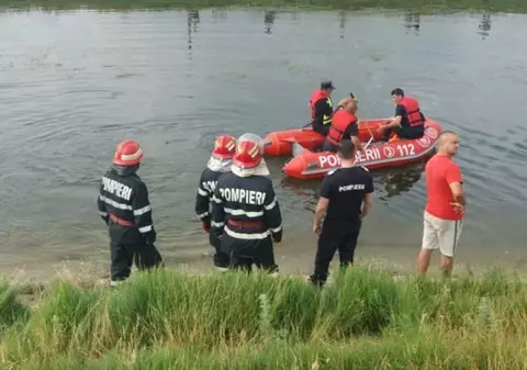 Un băiat de 15 ani din Neamț a murit înecat în râul Bistriţa, unde a mers la scăldat
