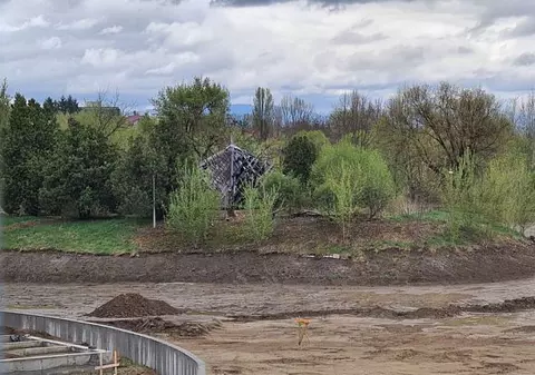 Primăria Sfântu Gheorghe cumpără o insulă aflată în mijlocul unui lac din oraș. La ce sumă s-a înțeles cu proprietarii