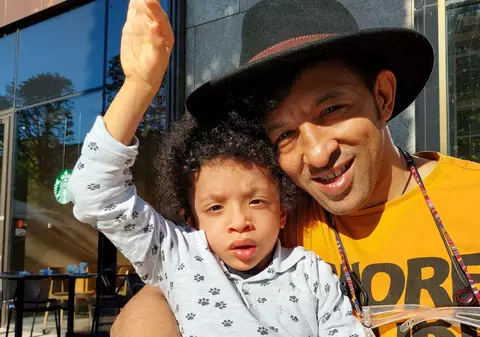 Kamara a câștigat 50.000 de euro pentru fiul său, după ce s-a luptat cu Iulian Pîtea: „Am primit tratamentul pe cinci ani pentru Leon”