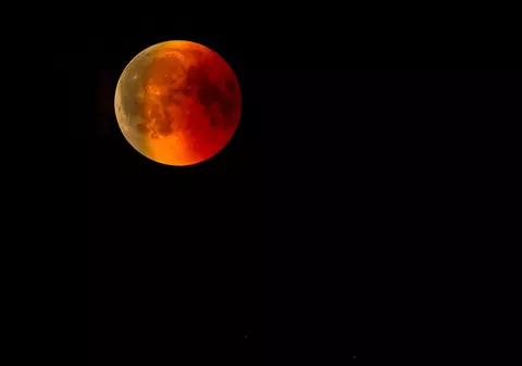 Eclipsa de Lună plină din 16 mai, o super Lună nefastă!