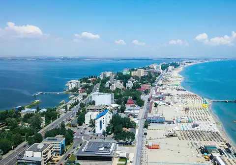 Pe români îi așteaptă cele mai scumpe concedii din ultimii 30 de ani. Cât costă o vacanță pe Litoral, la cât a ajuns în Grecia și ce destinații exotice s-au ieftinit