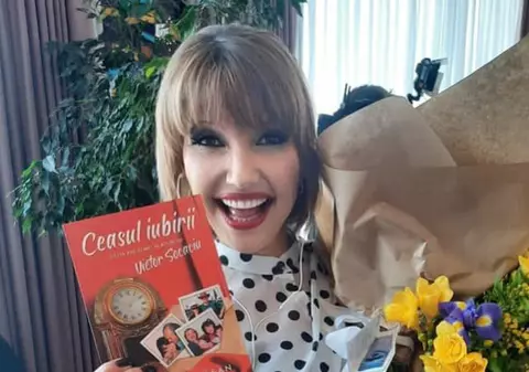 Marina Almășan a lansat cartea pe care a scris-o despre Victor Socaciu. Fiul a venit să o susțină