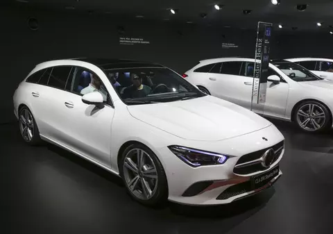 Mercedes nu va mai fabrica din 2023 mașini echipate cu cutii manuale de viteze