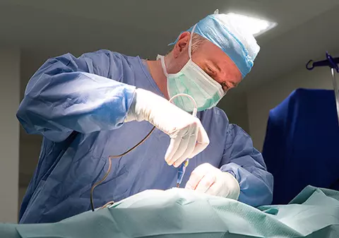 Cazuri severe de hipospadias, tratate cu succes de către Dr. Dan Cristea în Spitalul REGINA MARIA Brașov