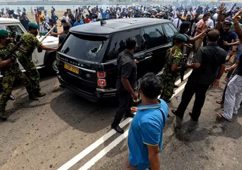 Un parlamentar din Sri Lanka a împușcat mai mulți protestatari, printre care unul mortal, apoi s-a sinucis