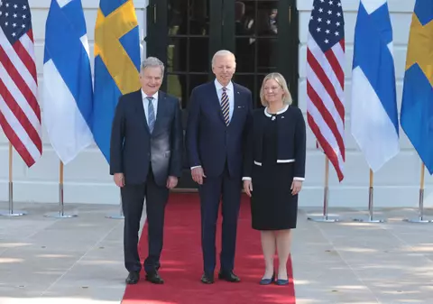 „NATO este mai necesar acum decât oricând”. Biden anunță sprijinul SUA pentru candidaturile Finlandei și Suediei