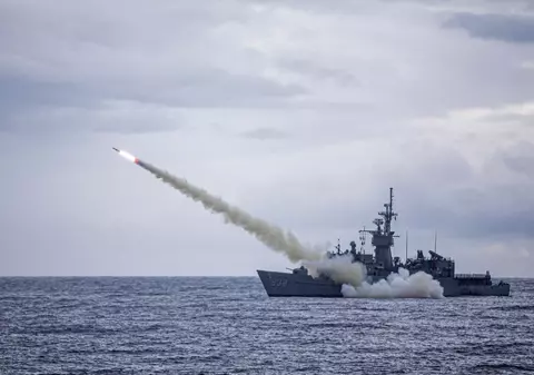 China va desfășura exerciții militare cu muniție reală, în Strâmtoarea Taiwan, înaintea unei eventuale vizite pe insulă a lui Nancy Pelosi