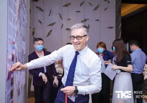 Exclusiv | 55 zile de izolare în Shanghai. Viața unui român în orașul în care oamenii cu Covid sunt luați din stradă și trimiși în centre de carantinare