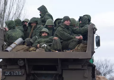 Grămezi de doi metri cu mii de soldați ruși morți în Ucraina și declarați dispăruți: „E uriaș, un câmp ca o groapă de gunoi!”