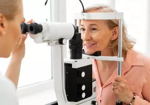 Când și de ce este recomandat să mergi la medicul oftalmolog