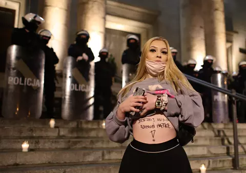 „Odată ce au declarat sarcina la doctor, nu mai au nicio şansă”. Ce efect are legea antiavort din Polonia asupra refugiatelor din Ucraina