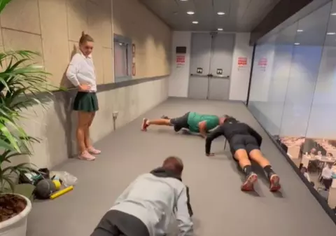 Simona Halep, provocare pentru Patrick Mouratoglou după victoria de la Madrid. Imagini haioase cu echipa româncei