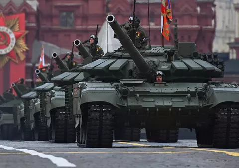 Rușii folosesc piese de la frigidere și mașini de spălat ca să fabrice tancuri pentru războiul din Ucraina