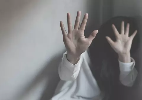 Copiii nu înțeleg mai bine „ce au greșit” dacă sunt bătuți. Sfaturi pentru părinți