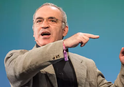 Șahistul Garry Kasparov, la București: „Singura soluție pentru a opri acest război este distrugerea armatei lui Putin din Ucraina. Nu există niciun compromis de făcut”