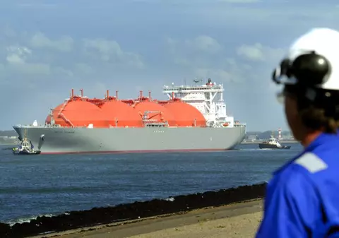 Germania a început construcția primelor terminale de stocare pentru gaz natural lichefiat, în efortul de a renunța la energia din Rusia