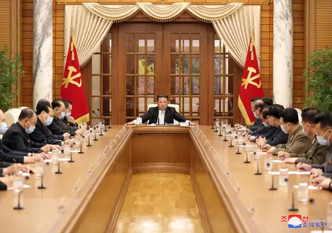 Coreea de Nord anunță primele decese COVID, la o zi după ce a confirmat primele cazuri. 187.000 de persoane sunt izolate