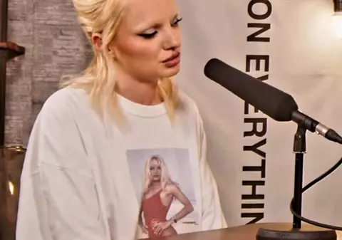 Alexandra Stan nu se sfiește să se îmbrace de la second hand: „Uite, tricoul acesta! Fiecare are o poveste, asta nu percep românii”