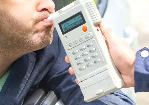 În ce țări este legal să consumi alcool și apoi să te urci la volan