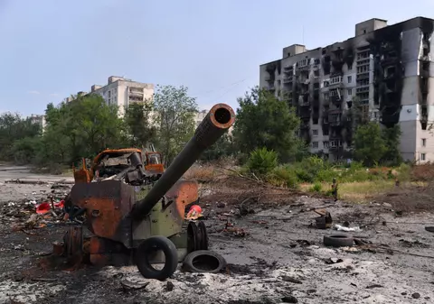 LIVETEXT Război în Ucraina, ziua 111 | Atacuri susținute în Donețk și Luhansk, explozii în Herson. Evacuările din Severodonețk, dificile