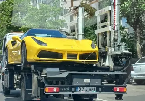 Un Ferrari parcat pe trecerea de pietoni, ridicat din centrul Bucureștiului. Clotilde Armand: „Ghinion”