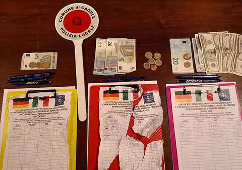 17 români au fost reținuți în Italia. Pretindeau că sunt surdomuți și cereau bani turiștilor din Veneția