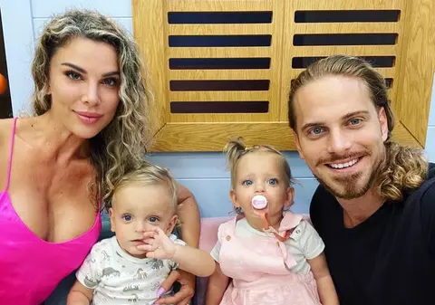 Alina Laufer își mai dorește copii, după ce a adus pe lume gemenii: „Nu vreau să-mi închipui cum este cu tripleți”