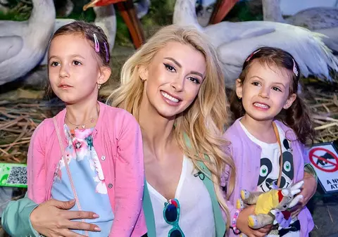 Cum se descurcă Andreea Bălan în rolul de mamă singură: „Orice părinte ştie că nu e simplu”. Decizia luată pentru viitorul fiicelor