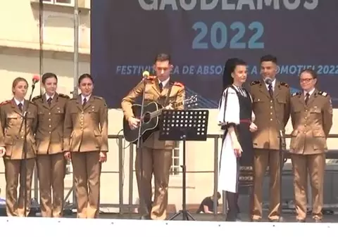 G4 Media: Festivitate a studenților militari, cu muzică pe versurile poetului legionar Radu Gyr. MApN a pus filmarea pe contul oficial