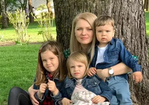 Cristina Dochianu a devenit mamă pentru a patra oară. Primele imagini cu fetița fostei prezentatoare