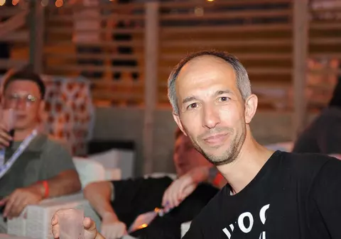 Un editor Wikipedia a fost condamnat în Belarus pentru „editarea de articole false” despre războiul din Ucraina. Ce pedeapsă a primit