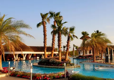 Therme Bucuresti redeschide Sands of Therme, cea mai mare plajă urbană din Europa, și anunță o serie de premiere pentru sezonul de vară