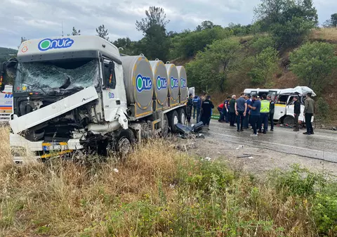 Opt morţi şi 10 răniţi într-un accident rutier din Turcia