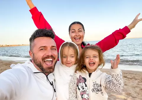 Comentariul cu care Gabriela Cristea și Tavi Clonda și-au pus fanii pe gânduri: „Vine bebe 3”