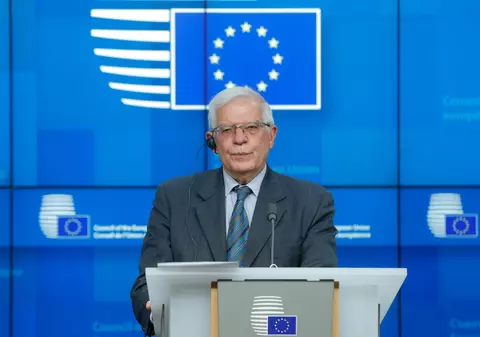 UE a adoptat al şaselea pachet de sancţiuni împotriva Rusiei, inclusiv embargoul petrolier rusesc