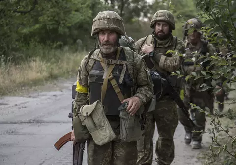 „Lumea nu trimite Ucrainei arme ca să reziste, ci o face pentru că Ucraina rezistă!”. Cine a spus-o