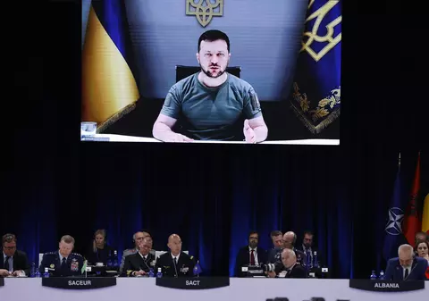 Zelenski, la summitul NATO: Rusia poartă un război pentru „a dicta viitoarea ordine mondială”