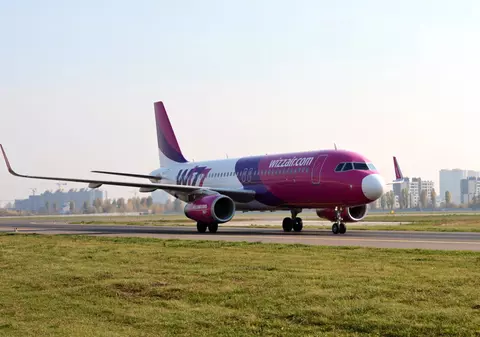 Avion Wizz Air cu turişti români care mergeau în Sardinia, aterizare de urgenţă la Roma