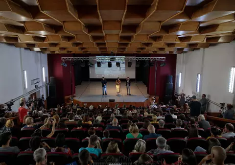 Întâlnire multietnică intensă la proiecția filmului lui Mungiu în Harghita: „Venisem pregătită să apăr onoarea Ditrăului, dar mi-am dat seama că nu am de ce să mă simt lezată”