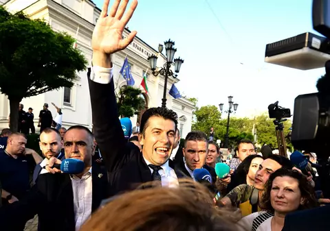 Premierul demis de la Sofia, Kiril Petkov, acuză Moscova și mafia bulgară, după căderea guvernului său
