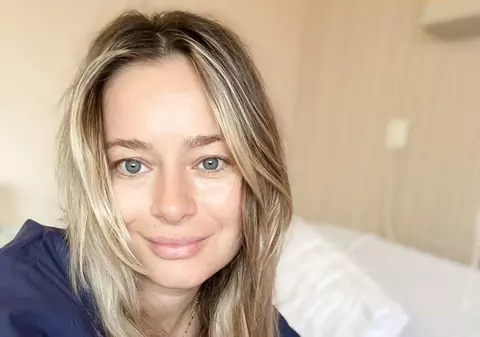 Laura Cosoi a fost externată. Actrița a ajuns acasă cu cea de-a treia fetiță: „Infinit de emoții”