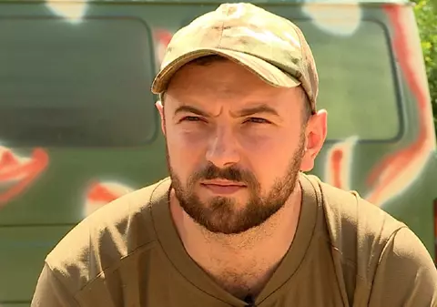 Regimentul Azov are un nou comandant, maiorul „Un-Doi”, după ce fostul comandant a fost capturat de ruși