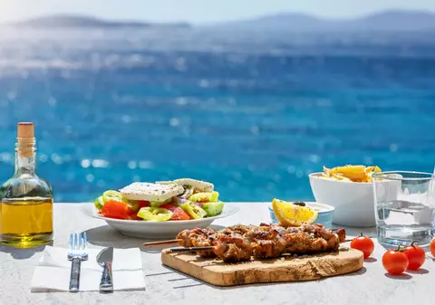 Mâncăruri pe care să le încerci când ești în Grecia. Preparate tradiționale savuroase
