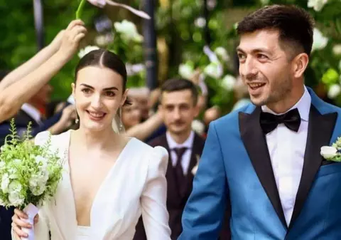 Cu ce se ocupă, de fapt, soția lui Mircea Bravo. S-au cunoscut în perioada pandemiei. „Nu câștigă o sumă ridicată”